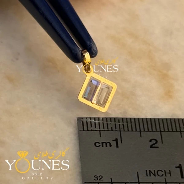 آویز طلا سواروسکی مربعی طلایی